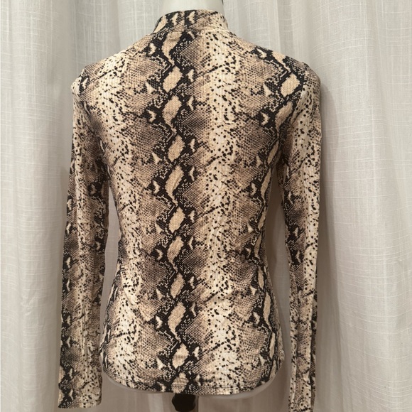 Snake print top - Picture 2 of 4